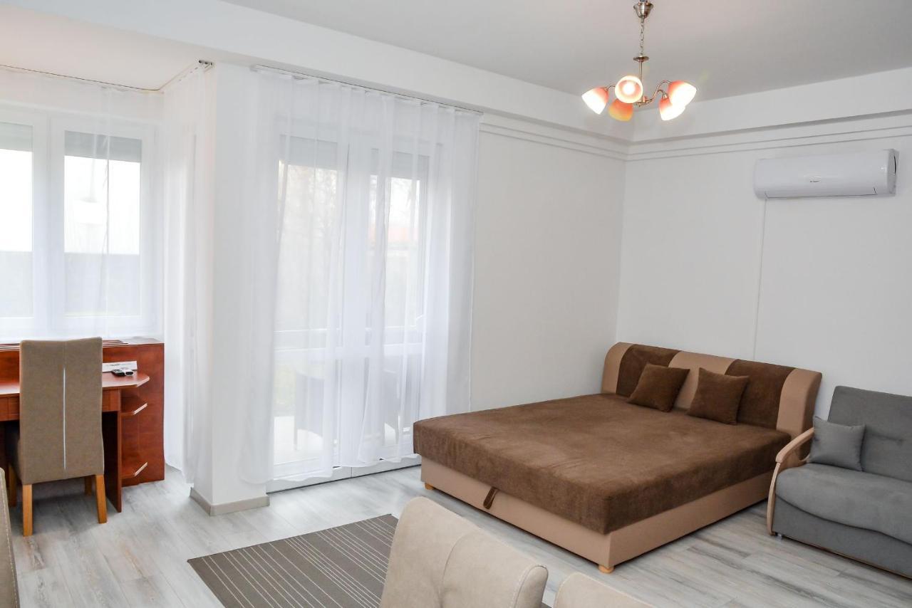 Héli apartman Hajdúszoboszló Esterno foto