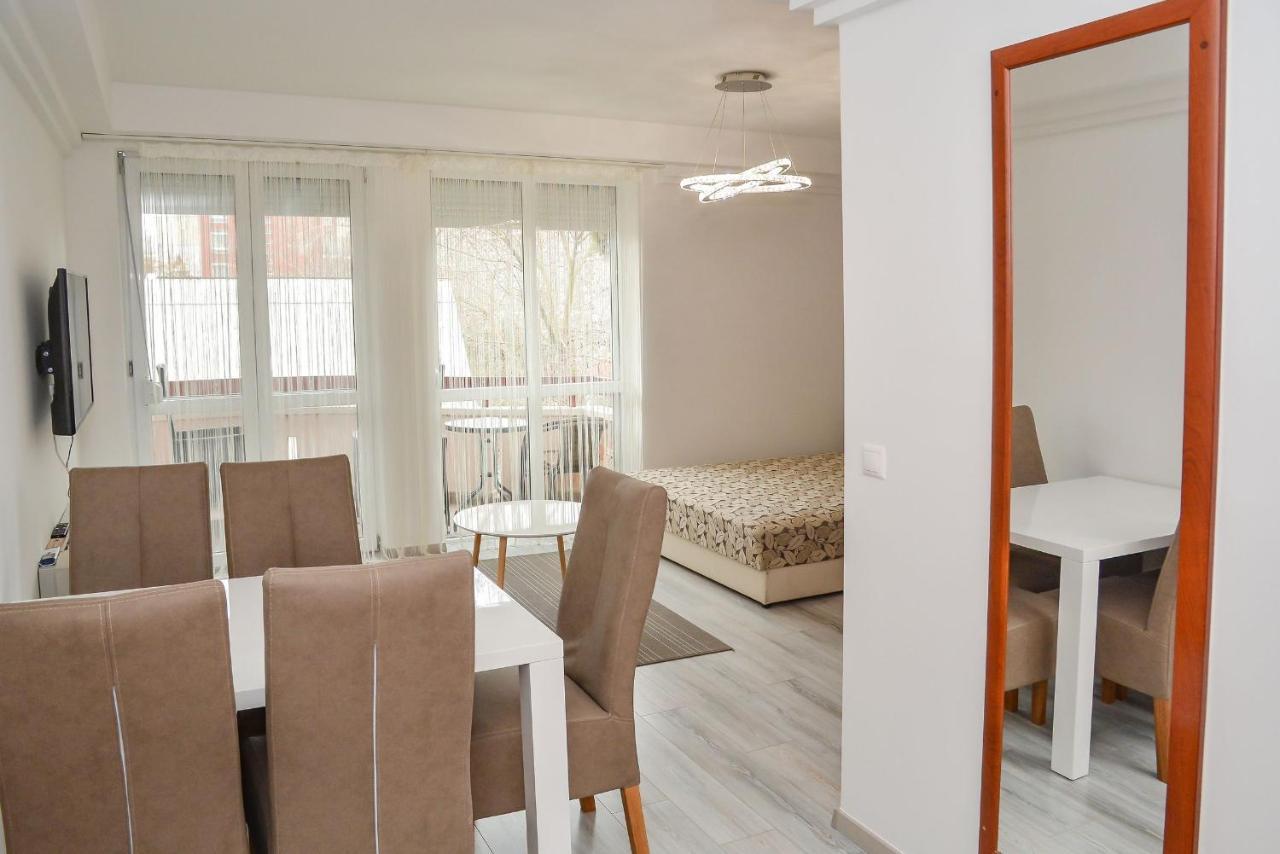 Héli apartman Hajdúszoboszló Esterno foto