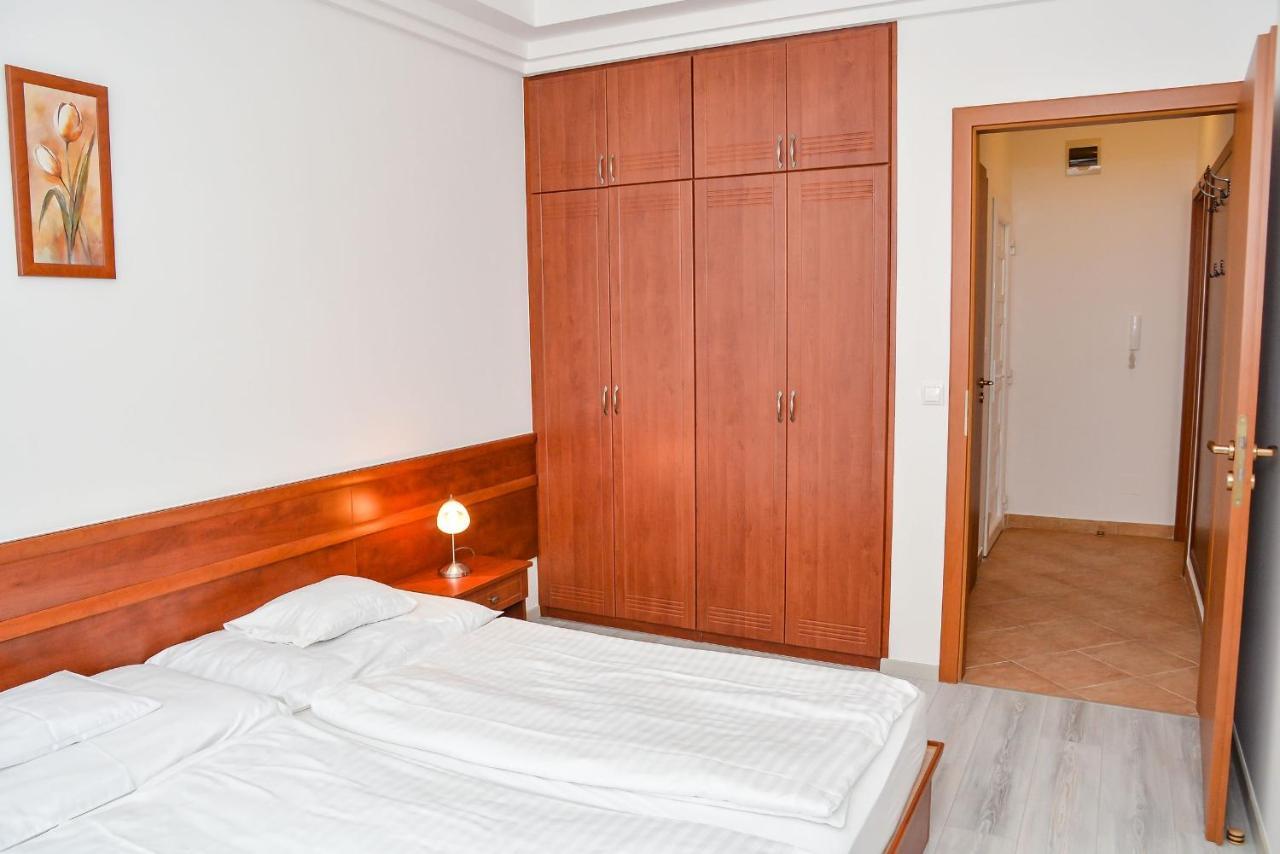 Héli apartman Hajdúszoboszló Esterno foto